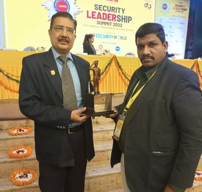 Best Security & Services Company award presented to Grace Security Services by Shree Sh. Mani Shankar Sharma IPS, Ex-ADGP Madhya Pradesh